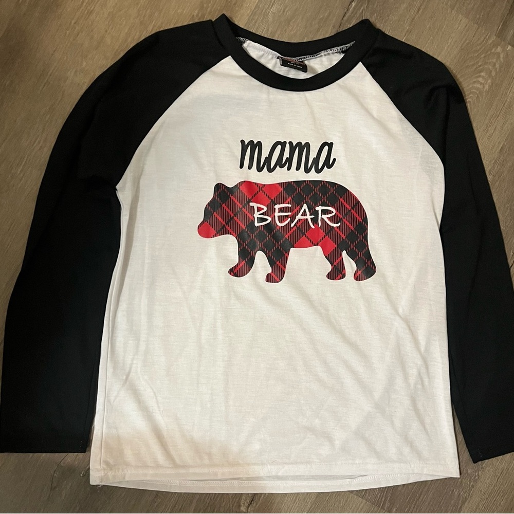 Women’s medium Mama Bear long sleeve shirt excellent condition